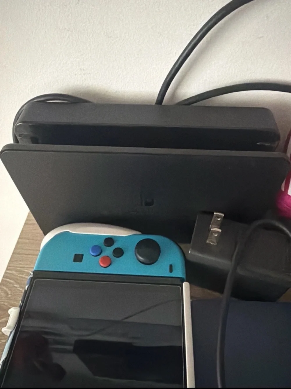Nintendo Switch OLED BUNDLE 64GB Console 3 games and Tv Dock
